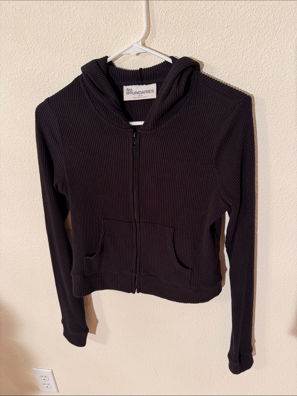 No Boundaries Women’s Black Ribbed Hooded Zip Jacket